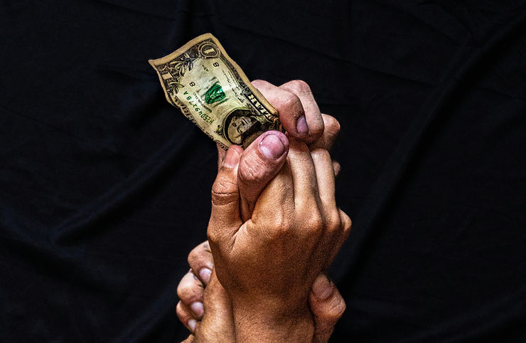 ¿Ahorrar en dólares siempre es buena idea? Descubre cuándo sí te conviene y cuándo puede ser un error. Te damos claves claras para proteger tu dinero sin complicarte.